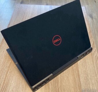 Dell Inspiron 15 Gaming 7567 - 2
