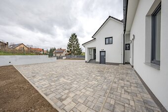 Dům o 3 bytech s terasou a zahradou, Chyňava, okr. Beroun - 2