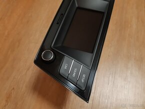 Rádio SWING pro Škoda Fabia III. - 6V0035871B - 2