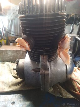 Motor JAWA pérák 250 dlouhé žebro - 2