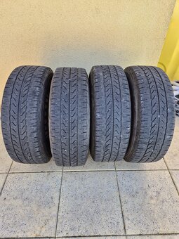 215/65 R16 C 109/107 T včetně disků + orig. poklice - 2