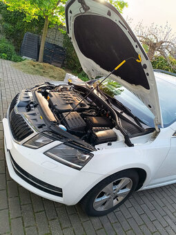 Octavia 3 Combi 1,6 TDI DSG Style Navi LED bila perlet 2017 - 2