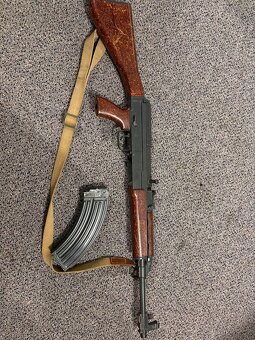 Prodám znehodnocený samopal vz. 58 - 2