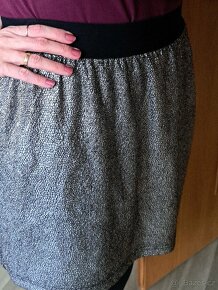 47) Společenská sukně 40/42/44 - 2