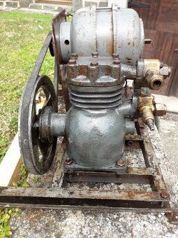 Kompresor funkcni dvouvalec pekny stav - 2