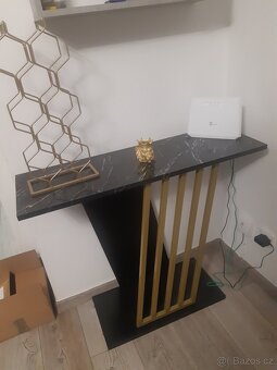 Konzolový stolek - 2