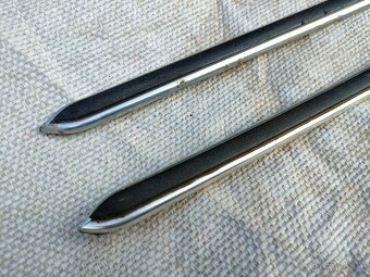 Camaro 2. generace - original lišty na přední blatniky - 2