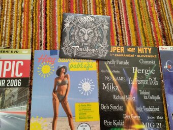 Sbírka českých a slovenských CD a DVD - 2