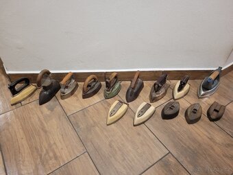 sbírka starožitných žehliček - 2