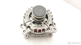 NISSAN QASHQAI J10: ALTERNÁTOR 1,5dci K9K 636 - 2