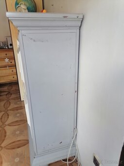 Stará komoda retro - 2