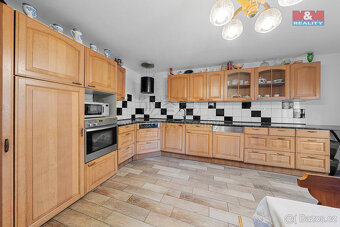 Prodej rodinného domu, 420 m², Rybniště - 2