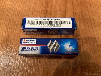 Zapalovací svíčky NGK MR8E-9 (2 ks) - pro Suzuki SV 650 atd. - 2