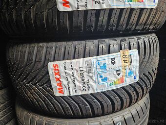 205/45R17 88W XL Maxxis - 2