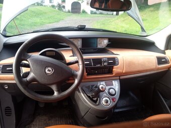 Lancia Phedra 2,2 JTD - 2