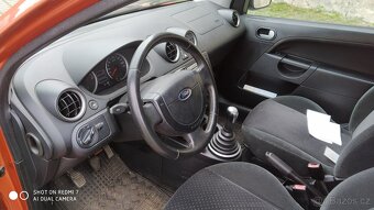 Ford Fiesta GHIA - 2