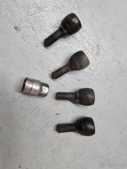Bezpecnostne skrutky M12x1.5x24 Fiat Opel Renault Nissan - 2