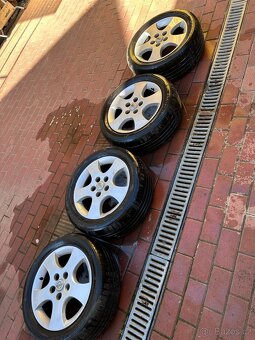 Alu kola R16 na Nissan Almera Tino (205/55R16) - 2
