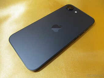 iPhone 16e Black 128GB ZÁNOVNÍ - 2