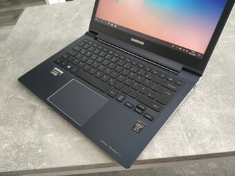 Samsung NP940X3G-K01 - 2