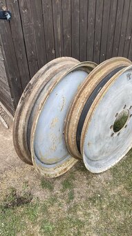 Zadní kola na Zetor 25K - 2