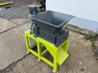 Drtič DR 300 na drcení různých odpadů - 2