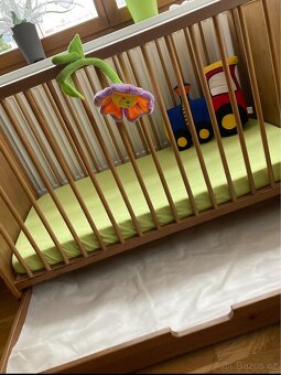 Dětská postýlka s úložným prostorem včetně matrace - 2