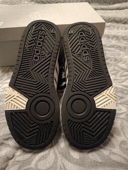 Dětské kotníkové boty Adidas Hoops - vel.35 - 2