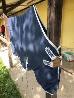 Lehká Horseware stájová deka Rambo Helix Disc 130cm - 2