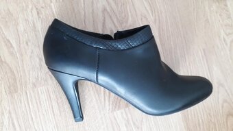 Boty dámské kožené kotníkové č.40 - nové - 2