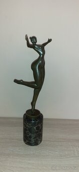 Bronzová socha - 2