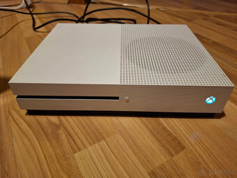 Xbox One S - 1TB, gamepad + NFS Heat a LEGO City: Undercover - 2