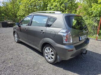 Toyota Corolla Verso 1.8, 7 mist, benzín - 2