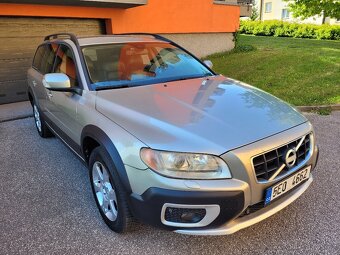XC70 2.4 D5 136kW AWD (4X4) - 2
