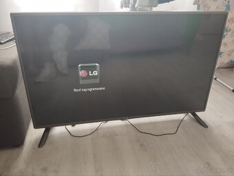 LG model 42LB561V - 2