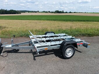 autopřepravnik 2700kg - 3500kg , Lafeta - plato - podval - 2