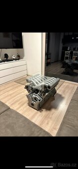 Blok motoru V12 - 2