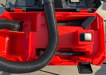 Milwaukee M18-VC2 s originál baterií m18 5.0Ah - 2