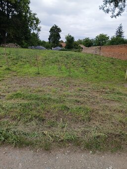 Prodám stavební parcelu - 2