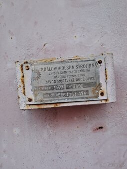 Nádrž na naftu - 2