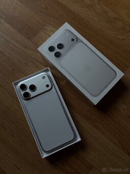 Apple iPhone 17 Pro Max 512GB stříbrný - 2