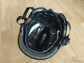 BTWIN DĚTSKÁ CYKLISTICKÁ HELMA TEEN 500 ČERNÁ - 2