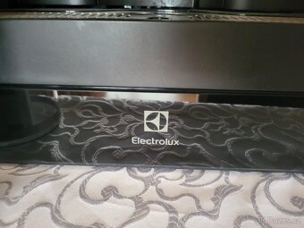 Prodám vestavný kávovar Electrolux Cena: 4 500 Kč - 2