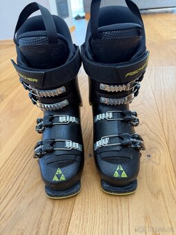Prodám juniorské lyžáky Fischer RC4 60, vel 225 - 2