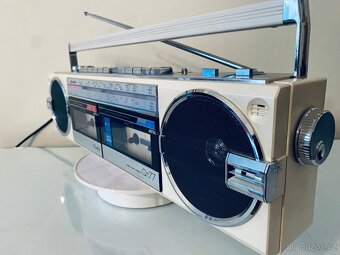 Radiomagnetofon Sharp QT 77 HW, rok 1984 - 2