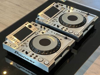 Pioneer CDJ2000 - 2