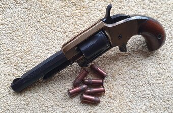Historický revolver Whitneyville Armory cal.32 SA Long 1870 - 2