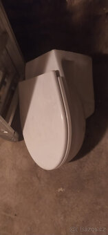 umyvadlo, záchod - 2