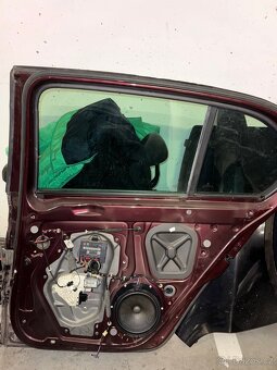 Škoda Superb 2 pravé zadní dveře - 2