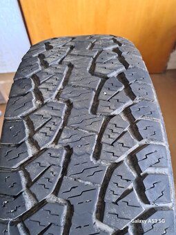 235/60 R16 - 2